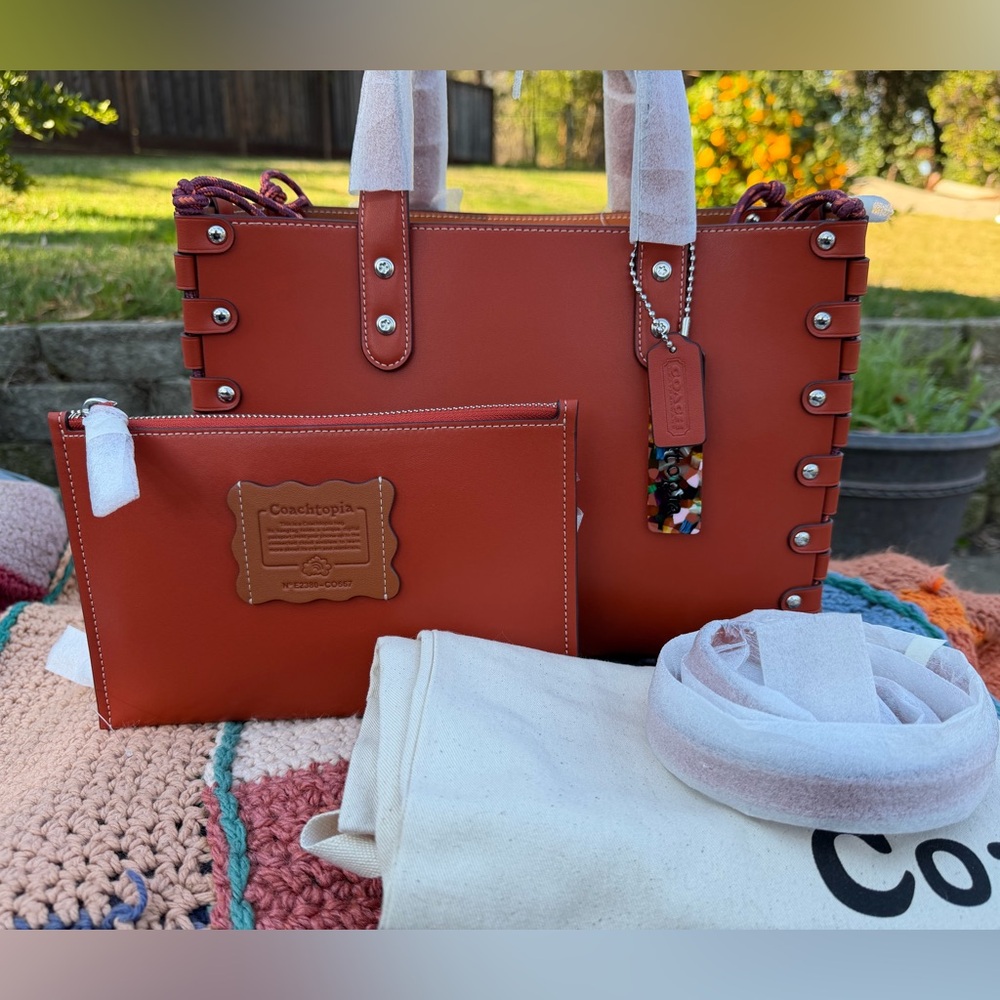 Coach Medium Re-Laceable Tote  In Coachtopia Leather